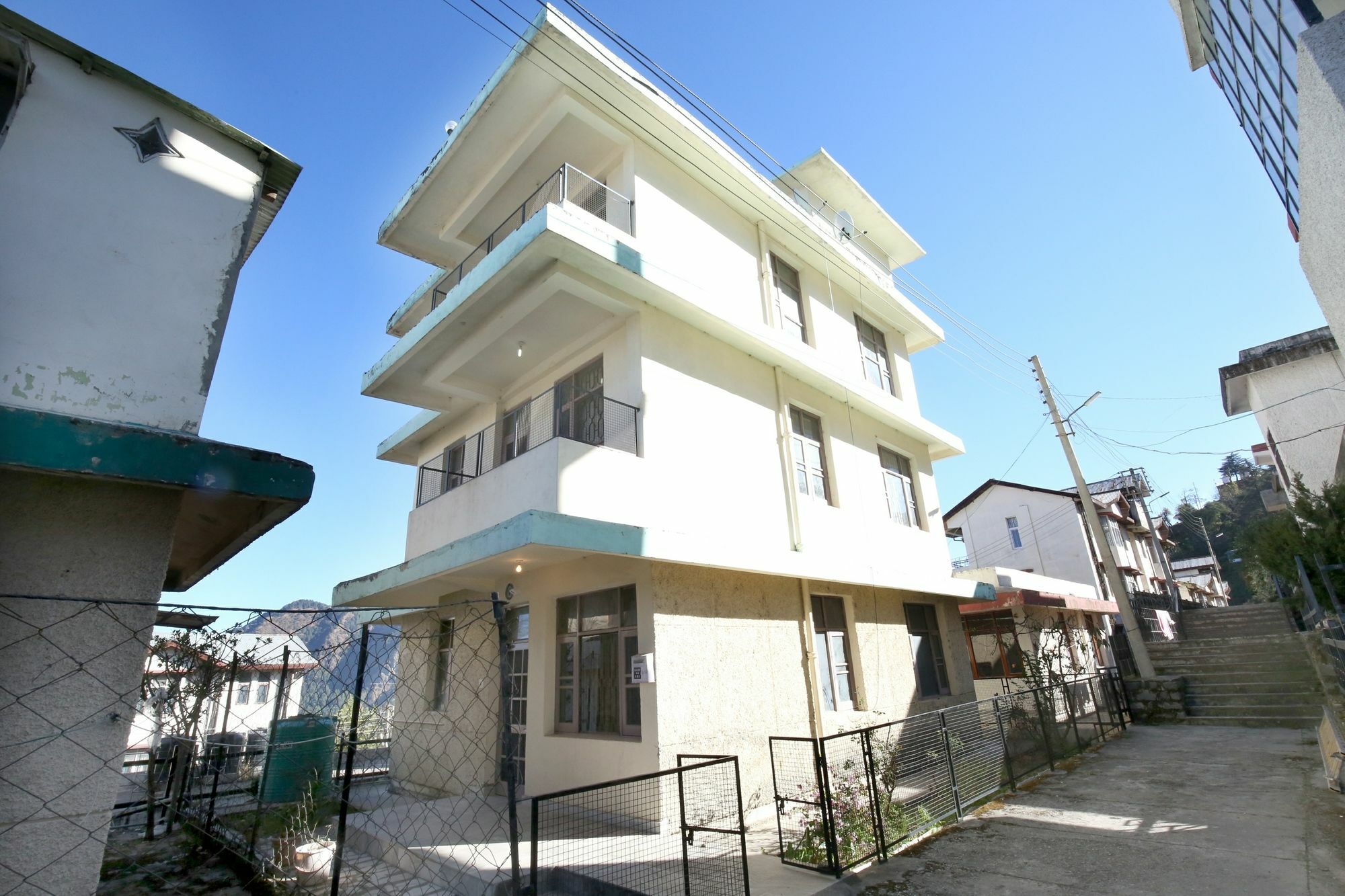 Elegant 3Bhk Abode In Shoghi, Shimla Exterior foto